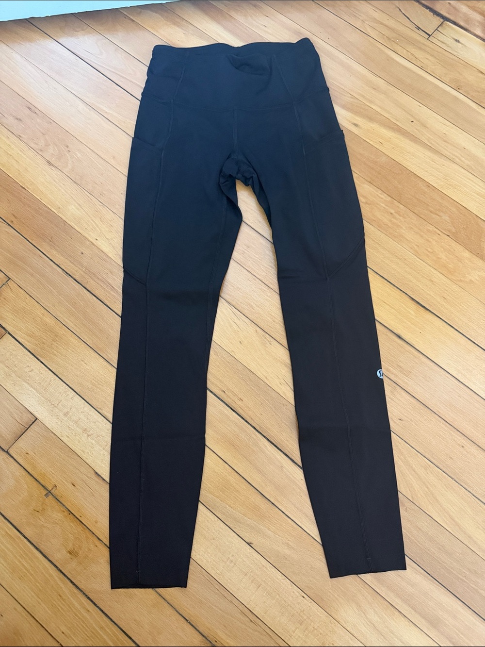 Lululemon Leggings Black 25’ Inseam with pockets